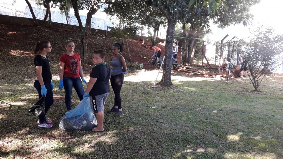 Voluntários da Aurora de Chapecó e Guatambu realizam atividades no Centro de Convivência do Idoso