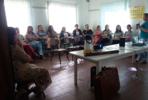 Roda de Leitura promove curso de Contação de Histórias na APAE de Xaxim