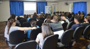 Eco Cooperação na E.E.B. Luiza Santin de Chapecó