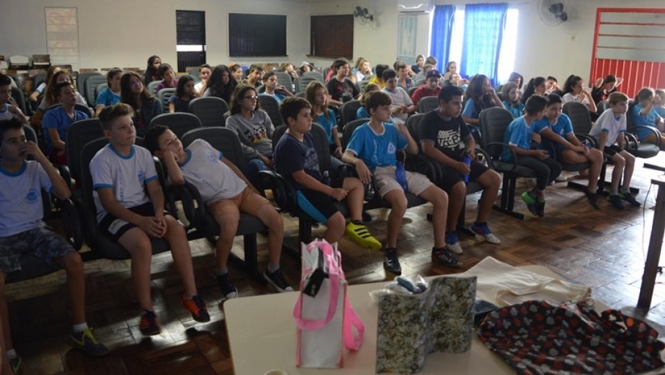 Eco Cooperação na E.E.B. Luiza Santin de Chapecó