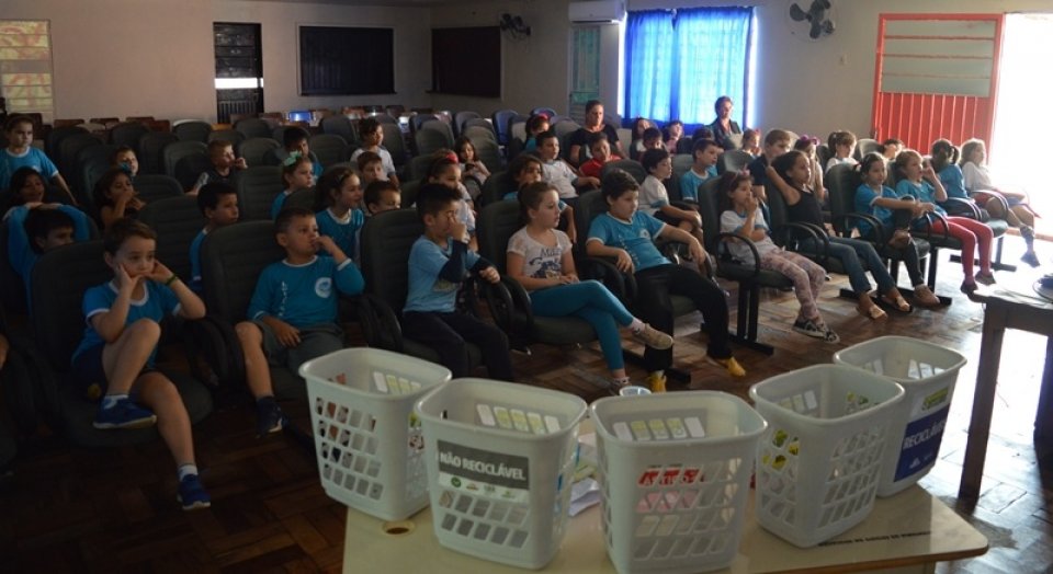 Eco Cooperação na E.E.B. Luiza Santin de Chapecó