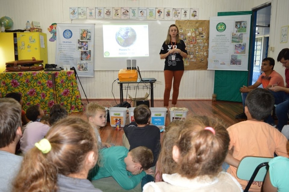 Programa de Educação Ambiental da FALB contribuindo com o Lixo Zero