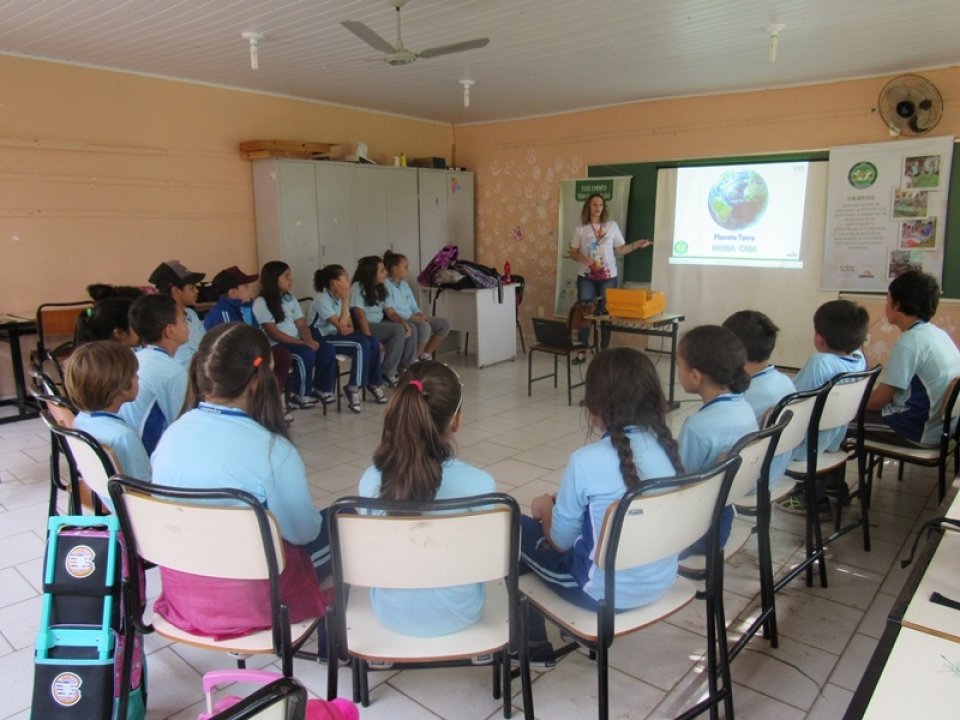 EMEF Quatorze de Setembro de Viamão/RS recebe o programa Eco Cooperação