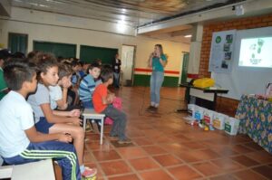 Escolas de Chapecó/SC recebem palestra de educação ambiental com o programa Eco Cooperação