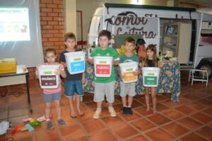Escolas de Chapecó/SC recebem palestra de educação ambiental com o programa Eco Cooperação