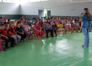 Kombi Biblioteca atende cidades de Santa Catarina e Rio Grande do Sul