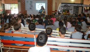 Kombi Biblioteca atende cidades de Santa Catarina e Rio Grande do Sul
