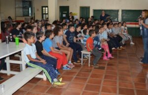 Kombi Biblioteca atende cidades de Santa Catarina e Rio Grande do Sul