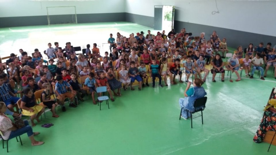 Kombi Biblioteca atende cidades de Santa Catarina e Rio Grande do Sul