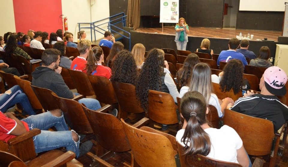 Programa Roda de Leitura participa do lançamento do projeto Lixo que vira Livro em Xanxerê/SC