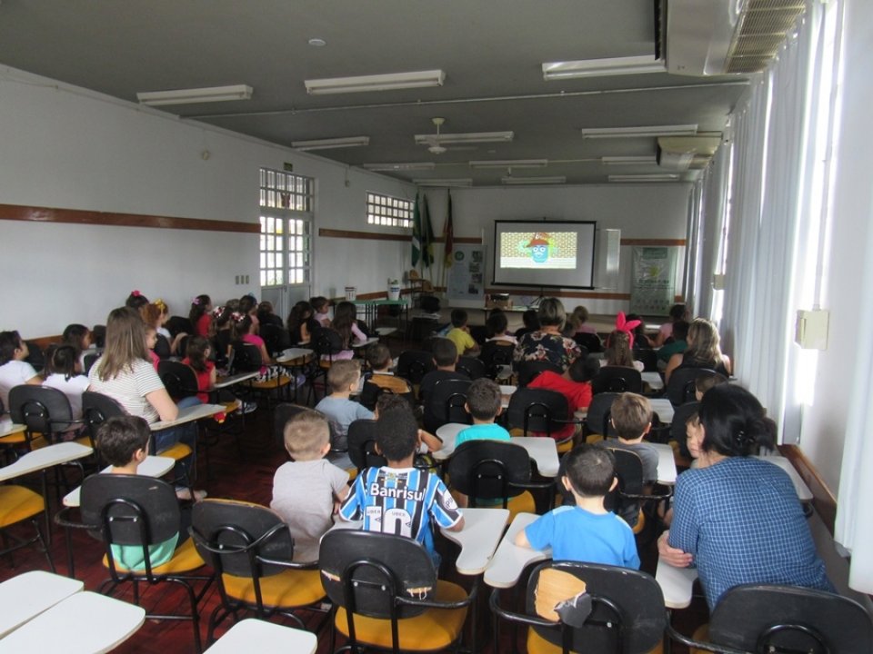 Educação ambiental atende escolas e instituição no Rio Grande do Sul