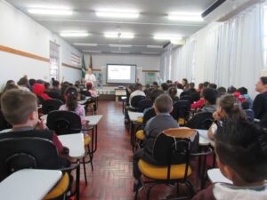 Educação ambiental atende escolas e instituição no Rio Grande do Sul