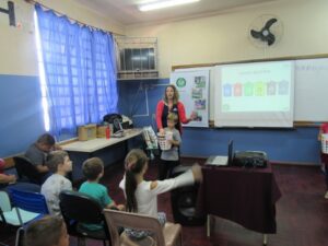 Alunos da EMEF Alfredo Juliano visitam aterro sanitário em Sapucaia do Sul/RS