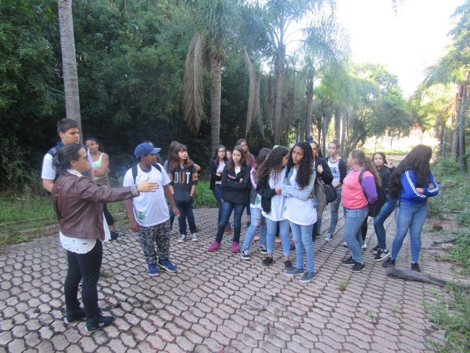 Alunos da EMEF Alfredo Juliano visitam aterro sanitário em Sapucaia do Sul/RS