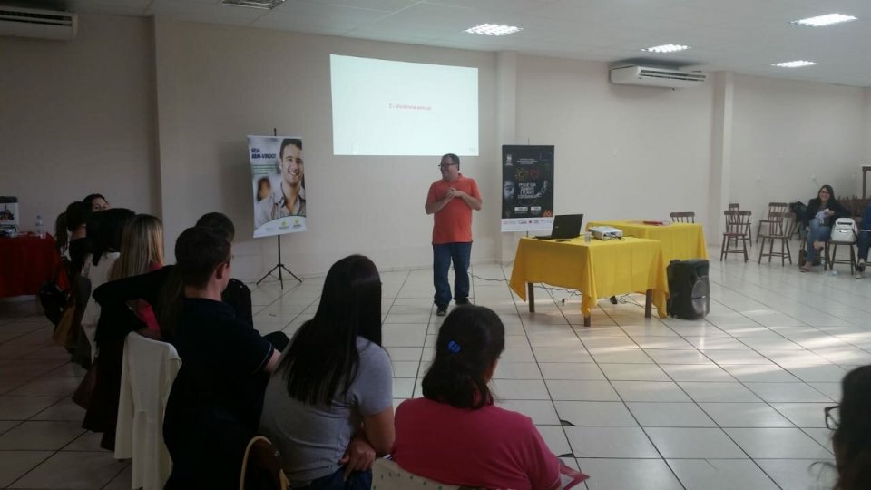 Vivendo Saúde promove formação para multiplicadores