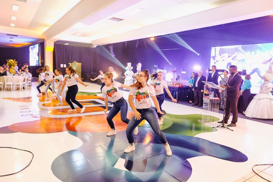 Programa Vozes do Corpo realiza flashmobs em eventos comemorativos dos 50 anos Aurora