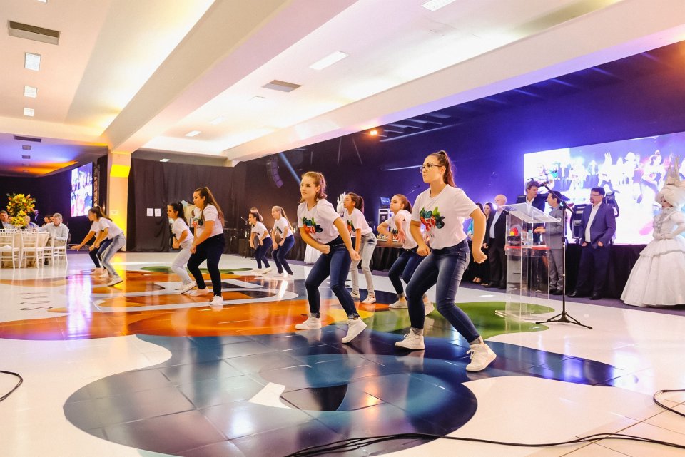 Programa Vozes do Corpo realiza flashmobs em eventos comemorativos dos 50 anos Aurora