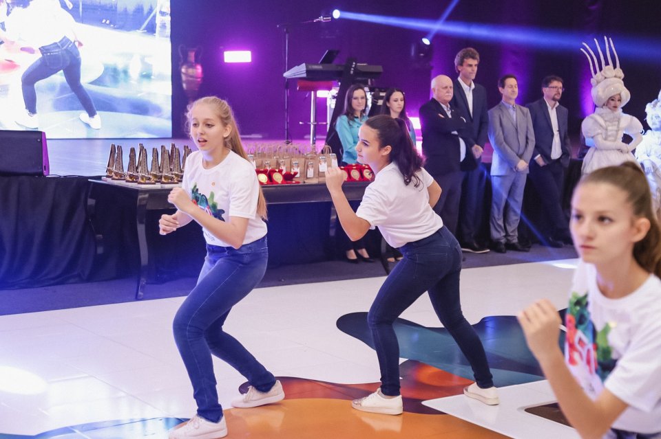 Programa Vozes do Corpo realiza flashmobs em eventos comemorativos dos 50 anos Aurora