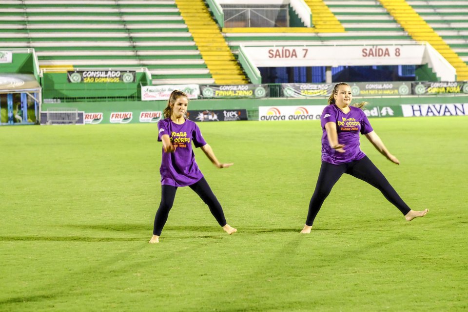 Programa Vozes do Corpo realiza flashmobs em eventos comemorativos dos 50 anos Aurora