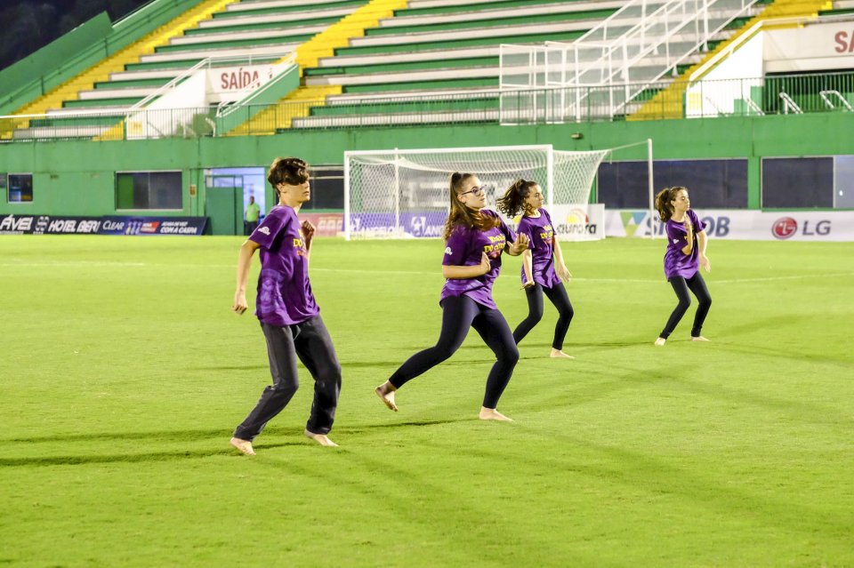 Programa Vozes do Corpo realiza flashmobs em eventos comemorativos dos 50 anos Aurora