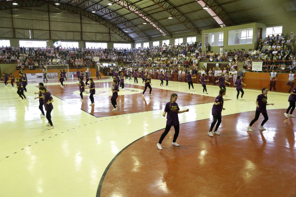 Programa Vozes do Corpo realiza flashmobs em eventos comemorativos dos 50 anos Aurora