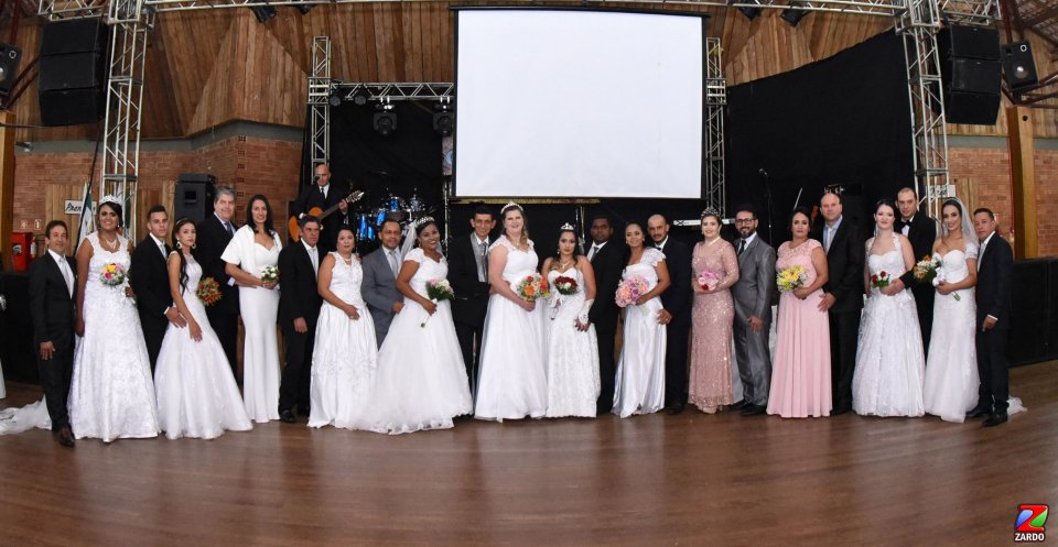 Casamento Cooperado em Erechim/RS realiza o sonho de 25 casais