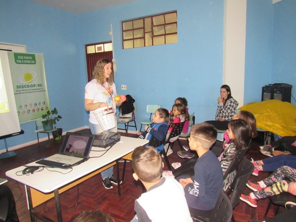 Educação ambiental na EMEB Alberto Santos Dumont em Sapucaia do Sul/RS