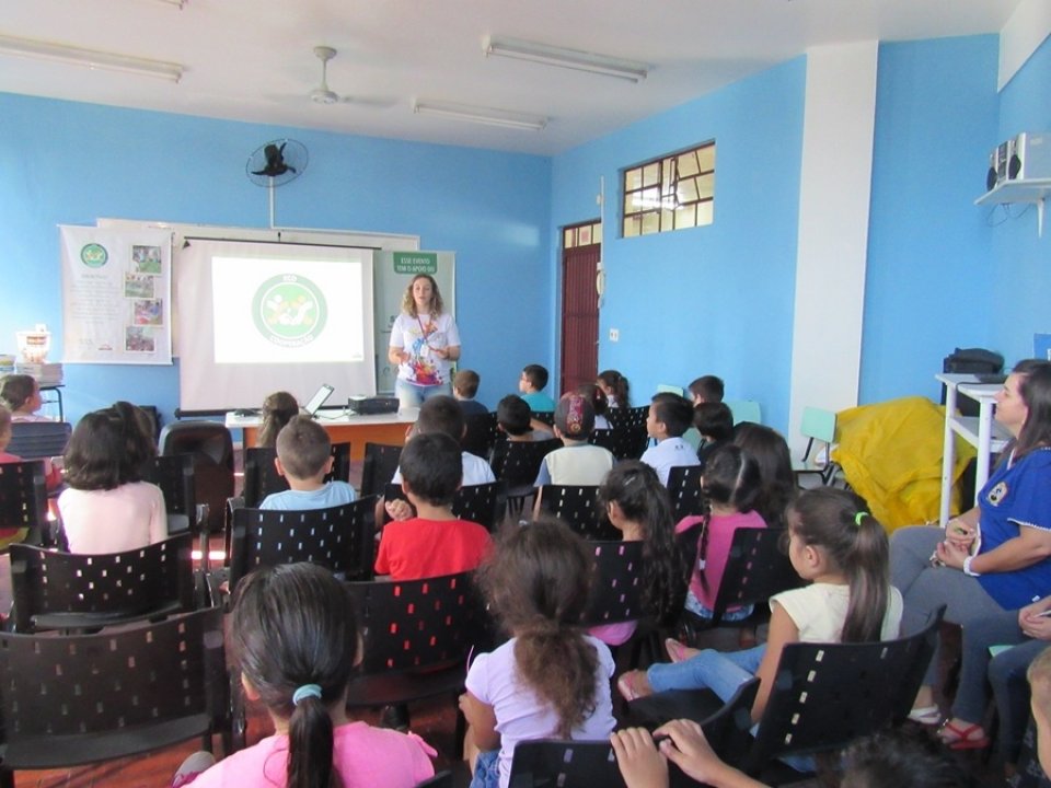 Educação ambiental na EMEB Alberto Santos Dumont em Sapucaia do Sul/RS