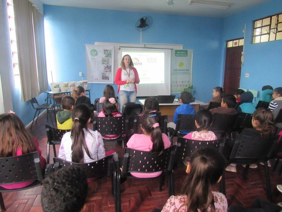Educação ambiental na EMEB Alberto Santos Dumont em Sapucaia do Sul/RS