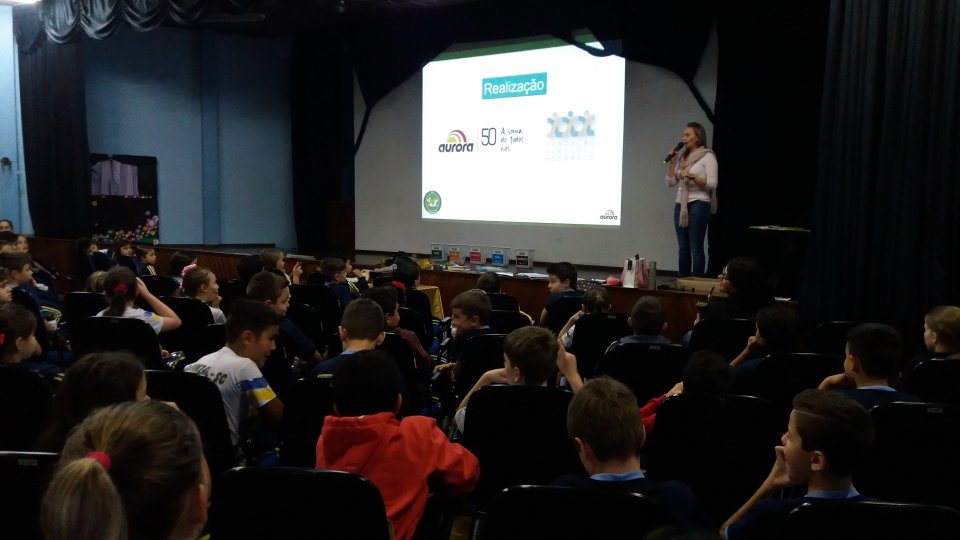Alunos de Capinzal/SC recebem sensibilização sobre educação ambiental