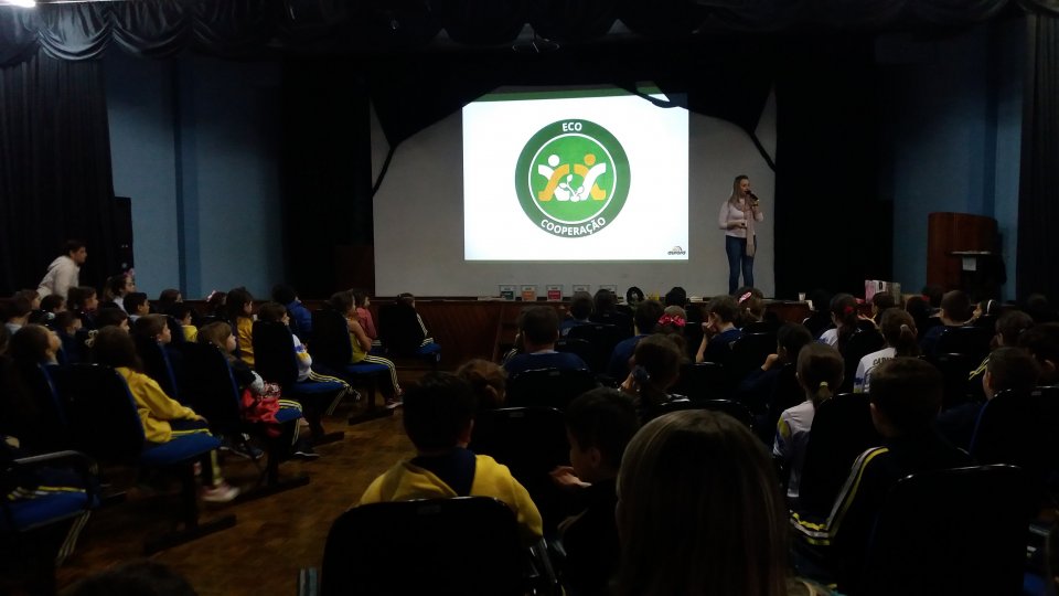 Alunos de Capinzal/SC recebem sensibilização sobre educação ambiental