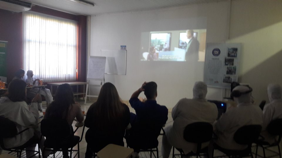 Jovens aprendizes das unidades Aurora de Chapecó e Guatambu participam do Cinema da Prevenção