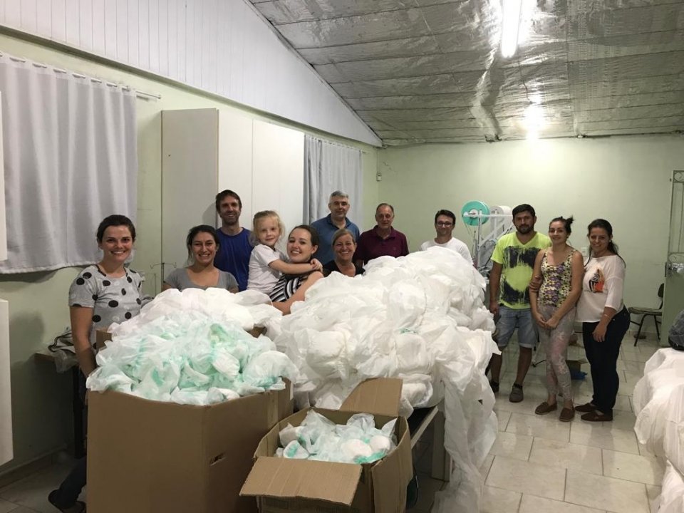 Voluntários realizam ação na APAE em Xaxim/SC