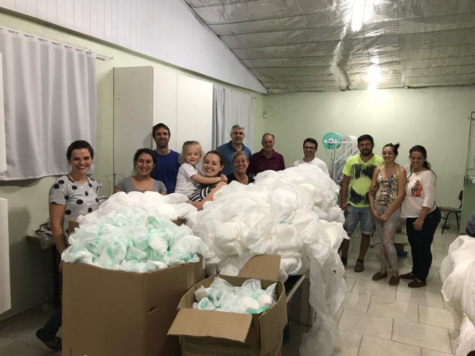 Voluntários realizam ação na APAE em Xaxim/SC