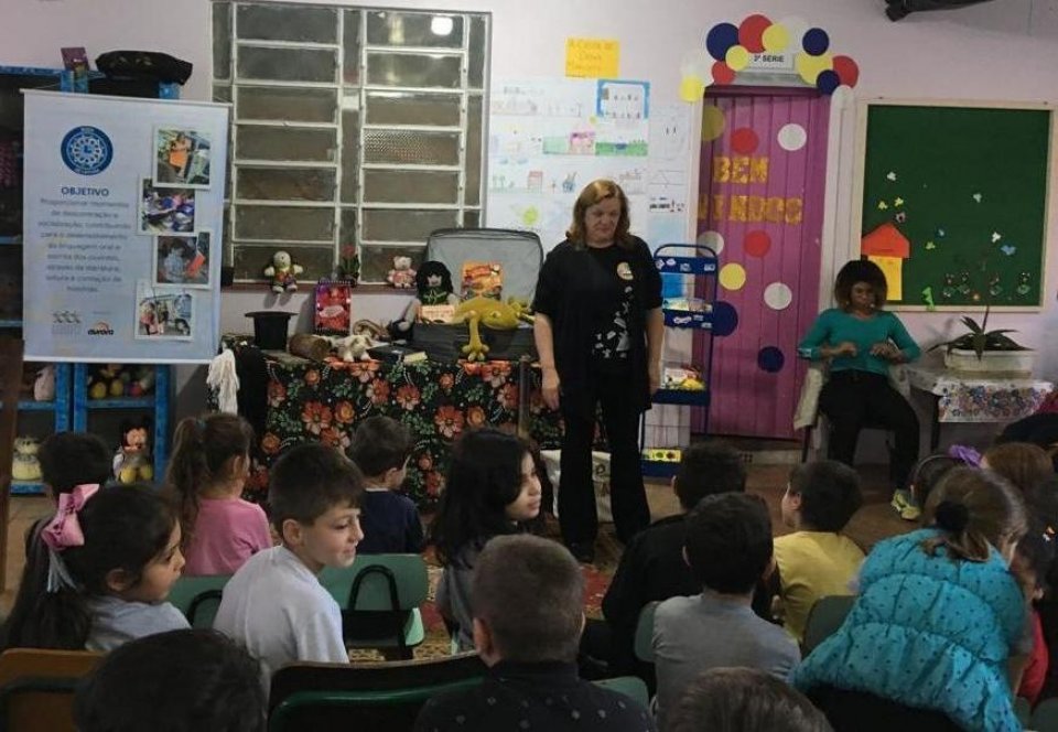 Roda de Leitura participa da Semana Literária e Feira do Livro na EEB Marechal Bormann
