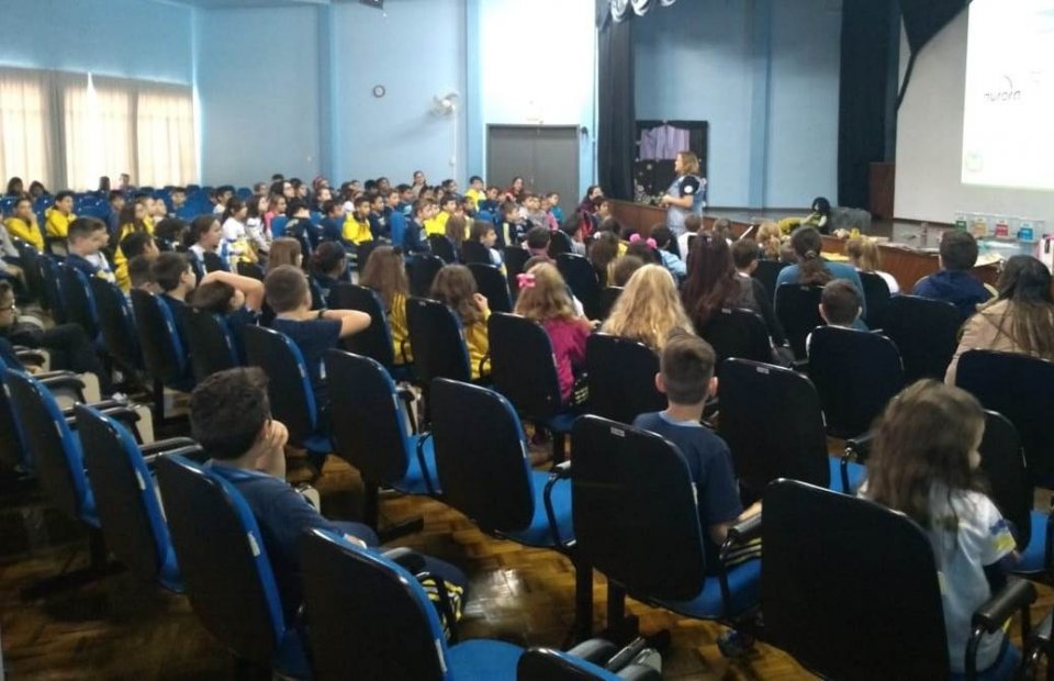 Contação de Histórias realiza ação em escolas de Capinzal/SC