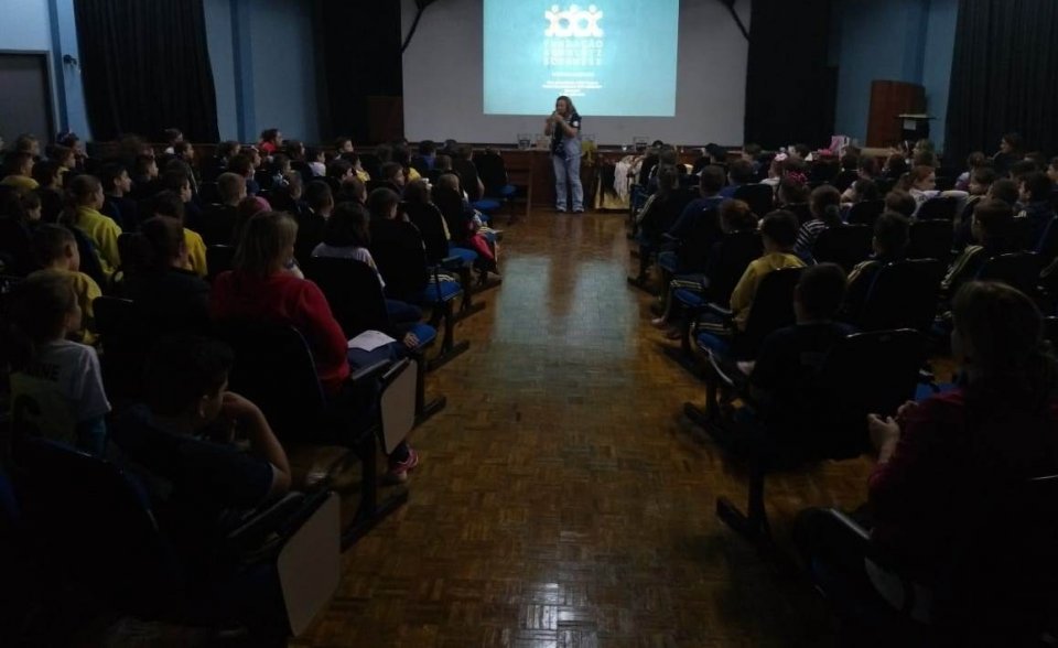 Contação de Histórias realiza ação em escolas de Capinzal/SC