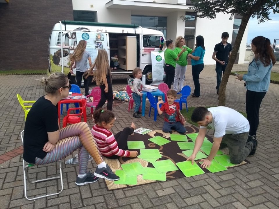 Eco Cooperação e Roda de Leitura realizam atividade no Residencial Real Class Ville em Chapecó/SC