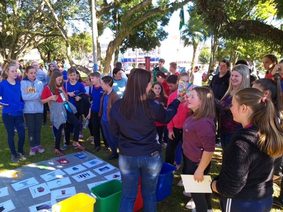 Multiplicadores do programa Eco Cooperação realizam ação em Cunha Porã/SC