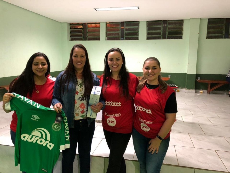 Voluntários do programa Amigo Energia participam de Macarronada Beneficente