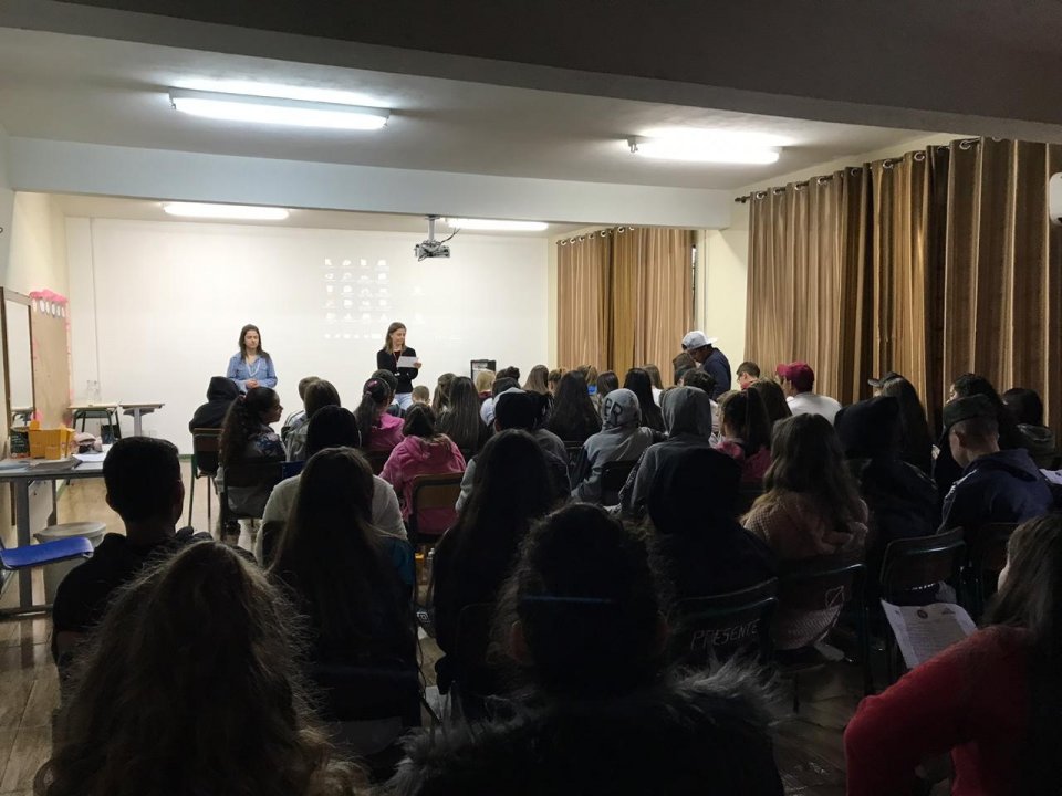 Multiplicadores do programa Vivendo Saúde realizam Cinema da Prevenção em Águas de Chapecó/SC