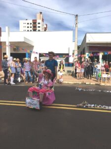 Voluntários de Cunha Porã participam de Gincana Junina da APAE