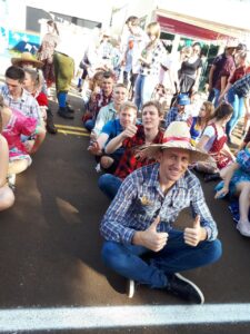 Voluntários de Cunha Porã participam de Gincana Junina da APAE