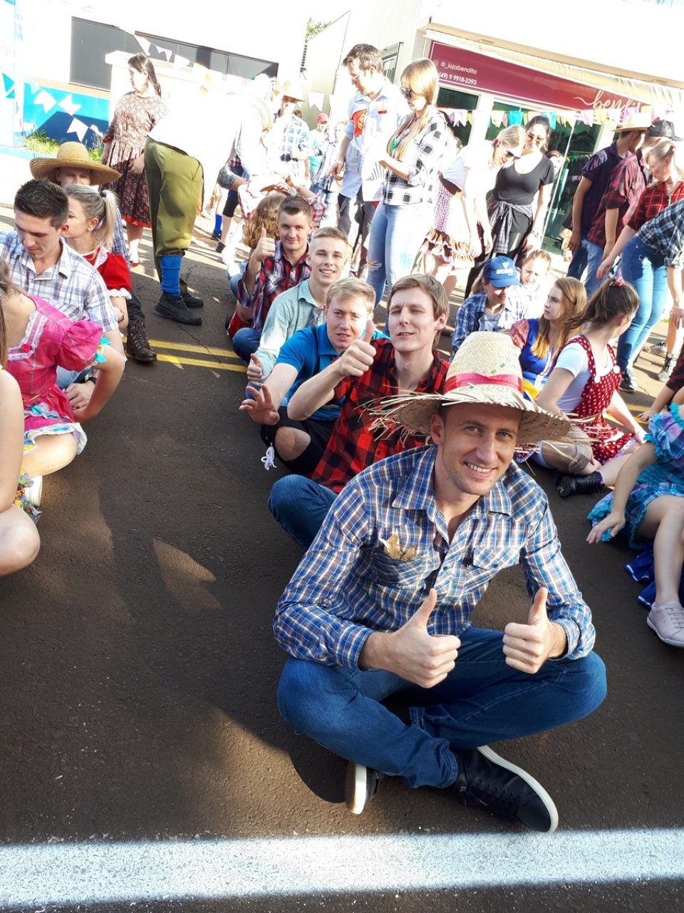 Voluntários de Cunha Porã participam de Gincana Junina da APAE