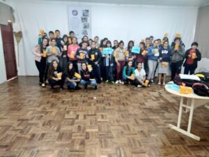 Incubatório Chapecó promove Cinema da Prevenção e atende mais de 180 adolescentes