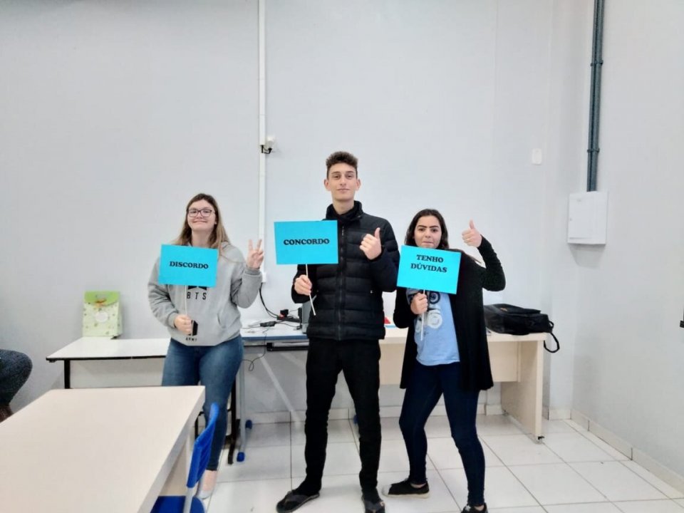 Incubatório Chapecó promove Cinema da Prevenção e atende mais de 180 adolescentes