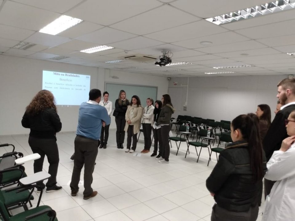 Atitude Agora promove atividade na UNIMED em Chapecó