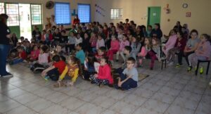 Roda de Leitura realiza ação na E.B.M. São Cristóvão e E.E.B. Druziana Sartori em Chapecó
