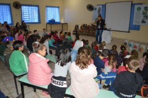 Roda de Leitura realiza ação na E.B.M. São Cristóvão e E.E.B. Druziana Sartori em Chapecó