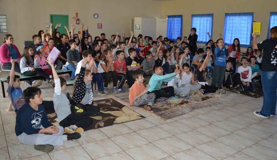Roda de Leitura realiza ação na E.B.M. São Cristóvão e E.E.B. Druziana Sartori em Chapecó